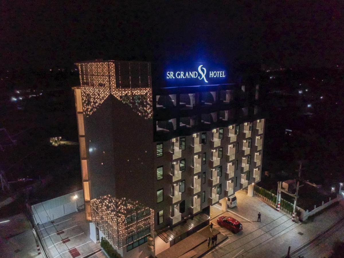 Sr Grand Hotel Chiangmai チエンマイ エクステリア 写真