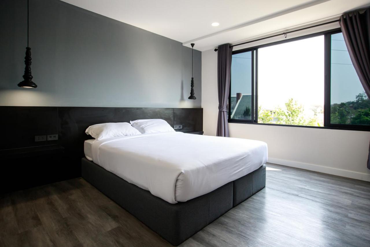 Sr Grand Hotel Chiangmai チエンマイ エクステリア 写真